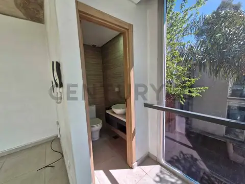 Oficina en Alquiler en Barrio Parque Leloir, $ 990.000