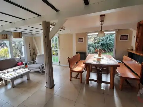 Casa 3 ambientes con 2 baños