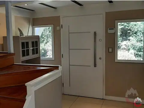 DOS CASAS EN VENTA EN UN MISMO LOTE – BARRIO LA CASCADA, BARILOCHE-Los Quetros al 500
