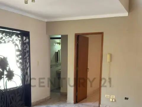 Casa 2 ambientes con 2 baños