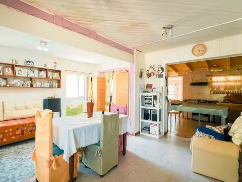 Casa 2 ambientes con 2 baños