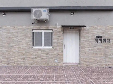 Depto Tipo Casa en Venta en Valentin Alsina, USD 65.000