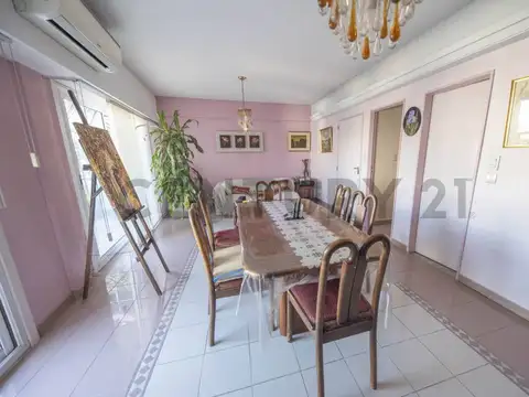 VENTA DEPARTAMENTO 4 AMB EN EL CENTRO DE FLORES