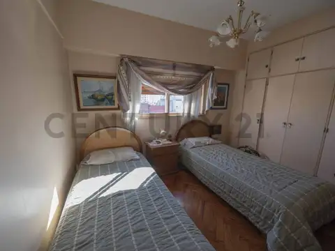 VENTA DEPARTAMENTO 4 AMB EN EL CENTRO DE FLORES