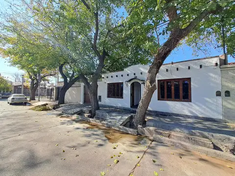 Casa APTA CREDITO en venta - 6° sección