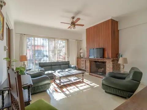 Casa de 6 ambientes y 4 dormitorios con terraza en Pilar