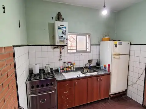 Casa 4 ambientes con 1 baño