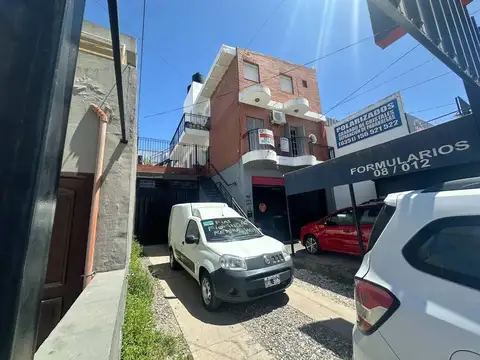 VENTA Bloque 4 departamentos + 2 locales