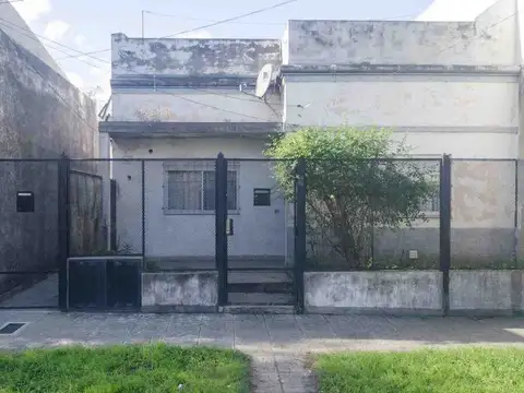 OPORTUNIDAD! 2 propiedades, mismo lote.