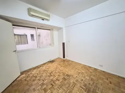 Oficina en alquiler de dos ambientes en Barrio Norte. A pasos del Hospital Alemàn.