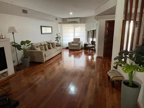 Casa en Venta en Martínez, USD 480.000