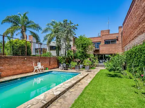 Casa 6 ambientes con 2 baños