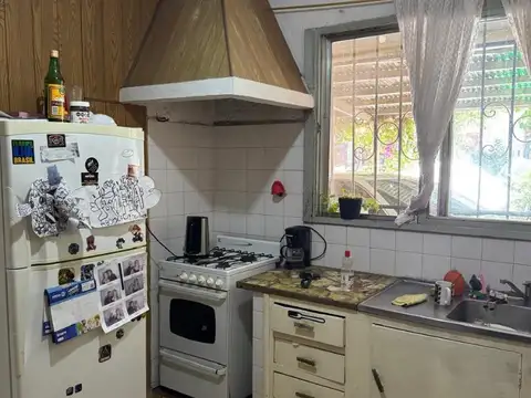 Casa con fondo en Quilmes Este