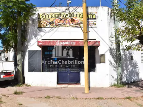 Local Con Casa En Zona Comercial Muy Buena
