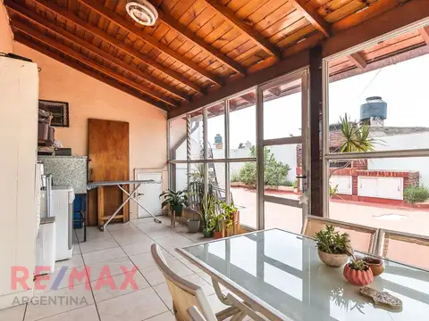 Depto Tipo Casa 5 ambientes con 2 baños