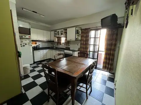 Casa en Alquiler con 1 cochera