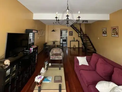 Casa 5 ambientes con 3 baños