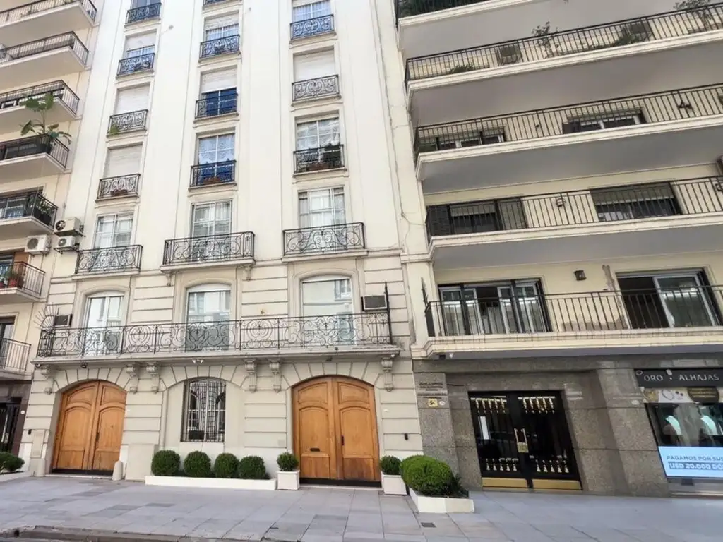 Alvear al 1500, entre Montevideo y Libertad