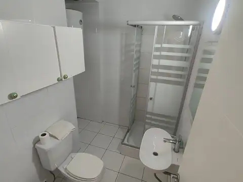 Darwin 396 100, Piso 1