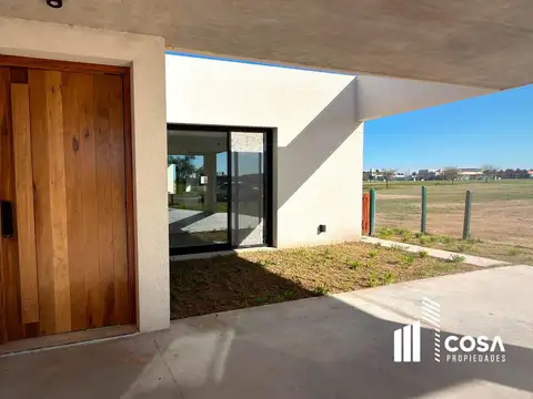 Casa 5 ambientes con 4 baños