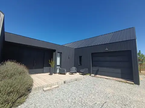 Casa en venta - 3 Dormitorios 2 Baños - Pinamar