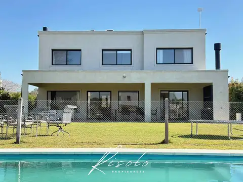 Casa en Alquiler, con muebles. Barrio Cerrado. 3 dormitoriso. Parrilla. Pileta. Escobar