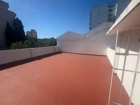 Oficina 4 ambientes con 1 baño