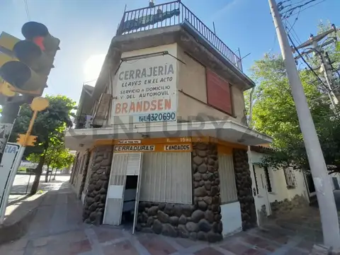 LOCAL COMERCIAL A UNA CUADRA DE JUMBO