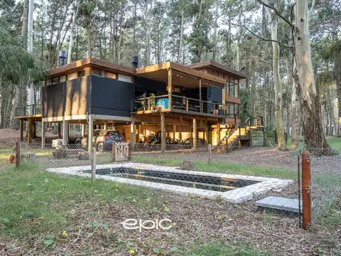 Casa 4 ambientes con 2 baños