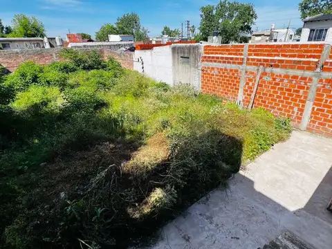 LOTE EN VENTA BANFIELD CON 132 MTS CONSTRUIDOS