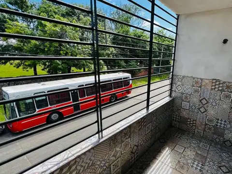 LOTE EN VENTA BANFIELD CON 132 MTS CONSTRUIDOS