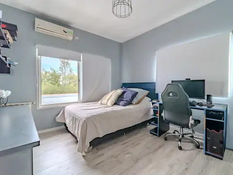 Casa 7 ambientes con 2 baños