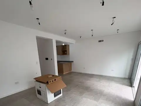 Triplex a la venta en Barrio Parque Leloir