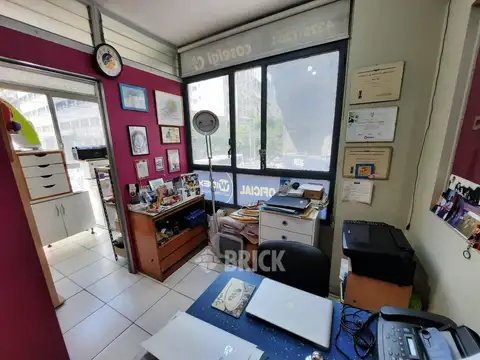 OFICINA EN LAVALLE AL 1500 - T/AL FTE IMPECABLE T/SOL T/EXTERNO