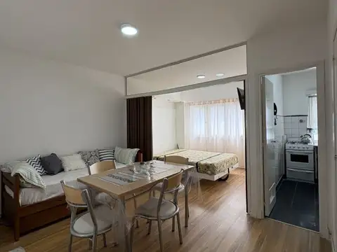 ALQUILER TEMPORAL DE 1 AMBIENTE Y MEDIO PARA 4 PERSONAS, PLAZA COLÓN