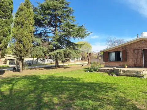 VENTA CASA 2 DORM ALTA GRACIA  818M2 A REFACCIONAR