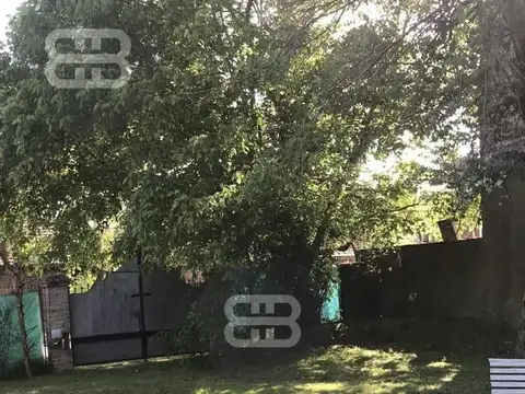 Casa en Venta con 4 cocheras