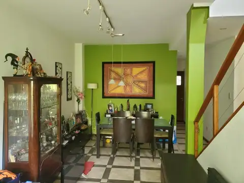 Casa 5 ambientes con 3 baños
