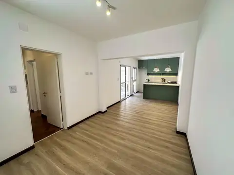 Venta Casa de pasillo reciclada. Barrio Abasto - Rosario
