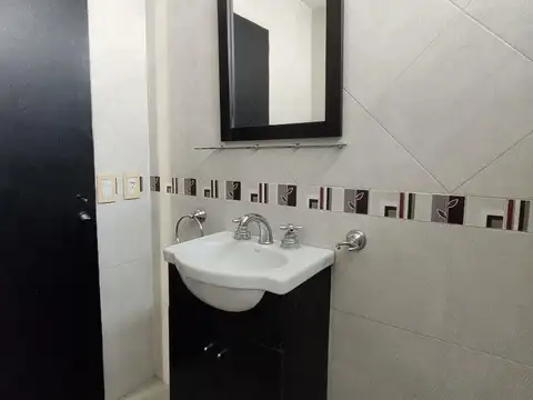 DEPARTAMENTO 3 AMBIENTES CON COCHERA CON PORTÓN ELÉCTRICO