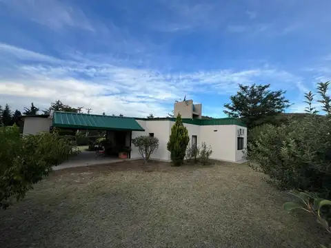 SE VENDE CASA EN BARRIO ALTO LOS PUQUIOS