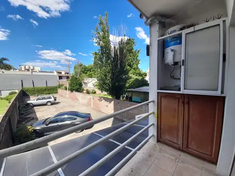 1 AMBIENTE AMPLIO CON BALCON - PROXIMO AL TREN -