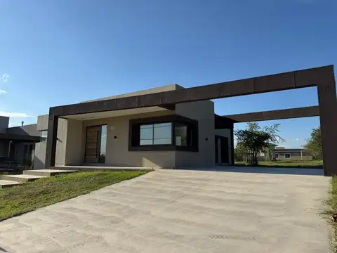 Casa en Venta en La Arbolada, Merlo