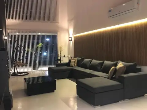 Casa 7 ambientes con 6 baños