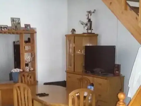 Venta Casa en Lote propio de 7 ambientes, escucho ofertas!