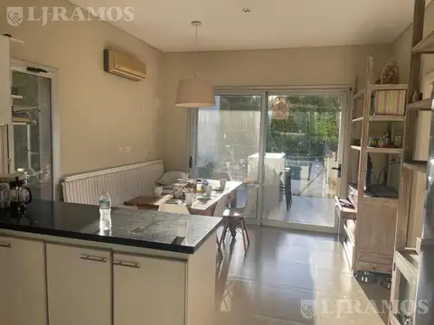 VERANO 2027 ! MUY LINDA CASA EN ALQUILER  ENERO 27 - BARRIO LA DAMASIA -