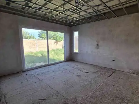 VENTA CASA EN CONSTRUCCIÓN, FERNANDEZ ORO
