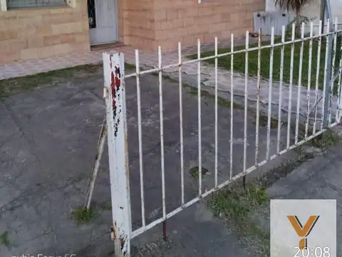 Casa en venta - 3 Dormitorios 1 Baño - La Plata