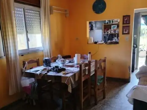 Casa 4 ambientes con 1 baño