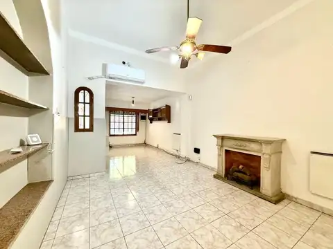 Casa 5 ambientes con 2 baños